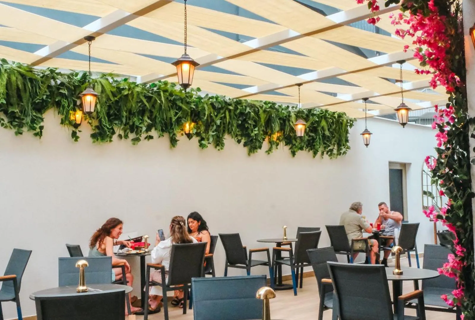 ****  Armis Hotel İzmir Törökország